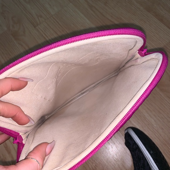 Authentic Michael Kors iPad Case - Picture 3 of 3